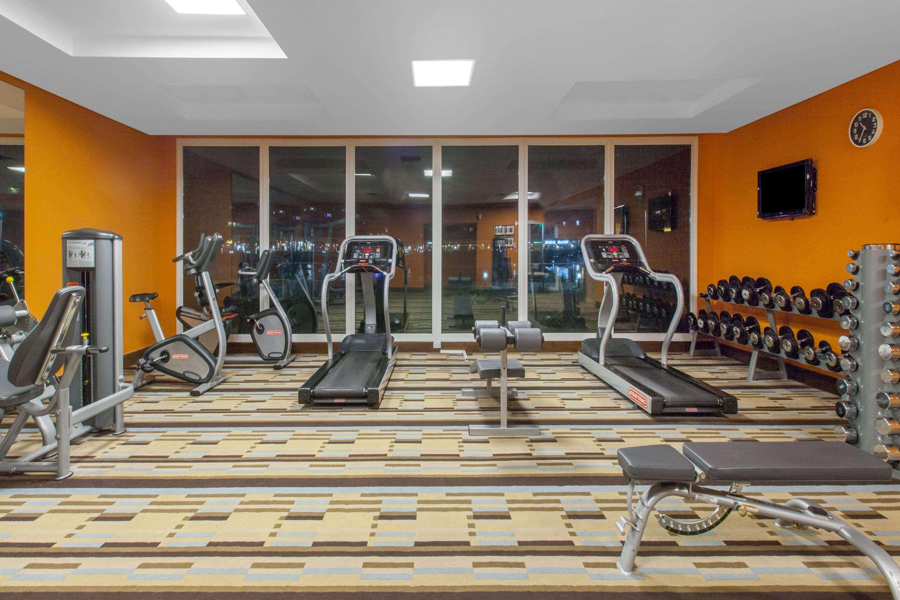 Wyndham Nordelta Tigre - Buenos Aires Hotel Luaran gambar The gym at the hotel