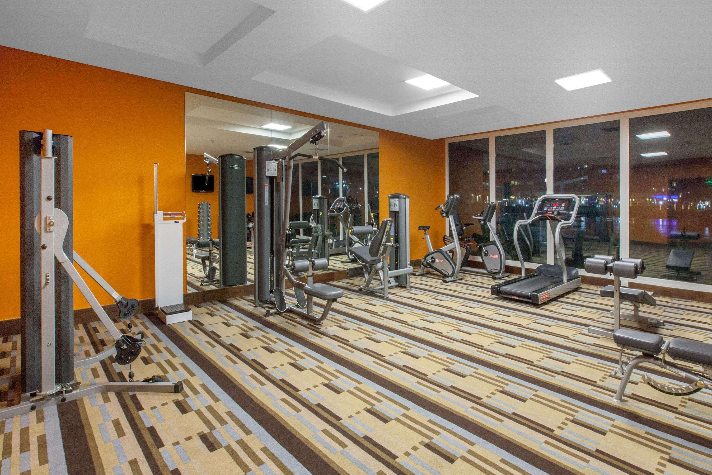 Wyndham Nordelta Tigre - Buenos Aires Hotel Luaran gambar The gym at the hotel