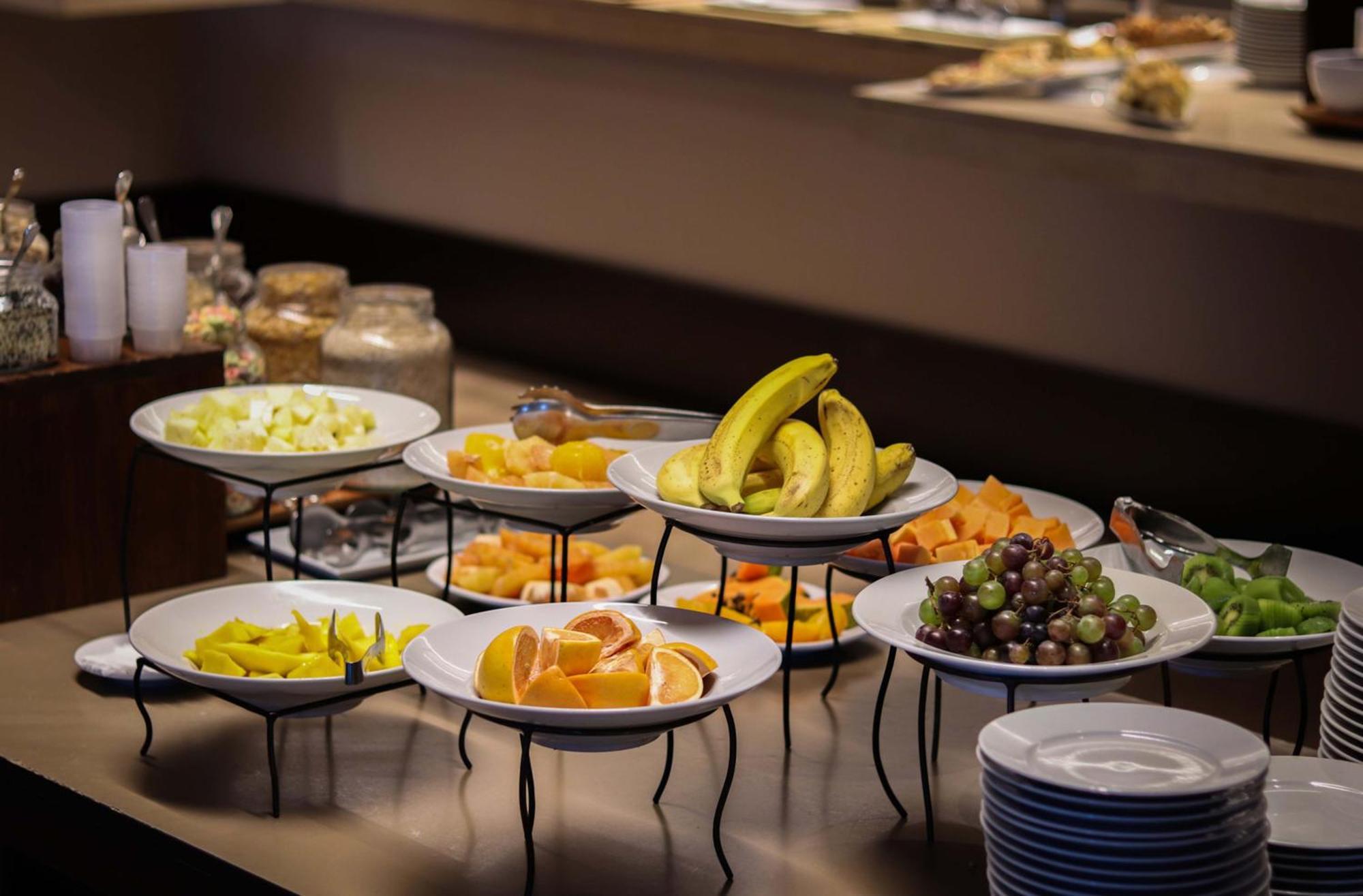 Wyndham Nordelta Tigre - Buenos Aires Hotel Luaran gambar Fruit salad