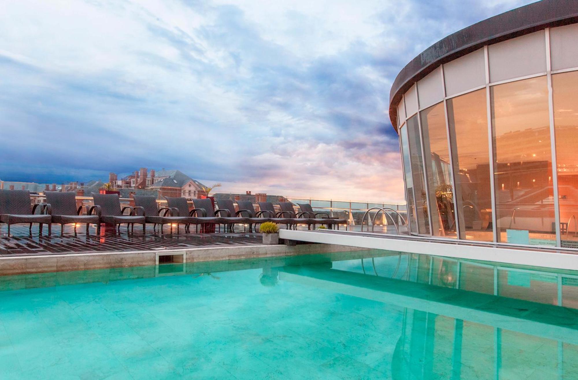 Wyndham Nordelta Tigre - Buenos Aires Hotel Luaran gambar Rooftop pool at the hotel