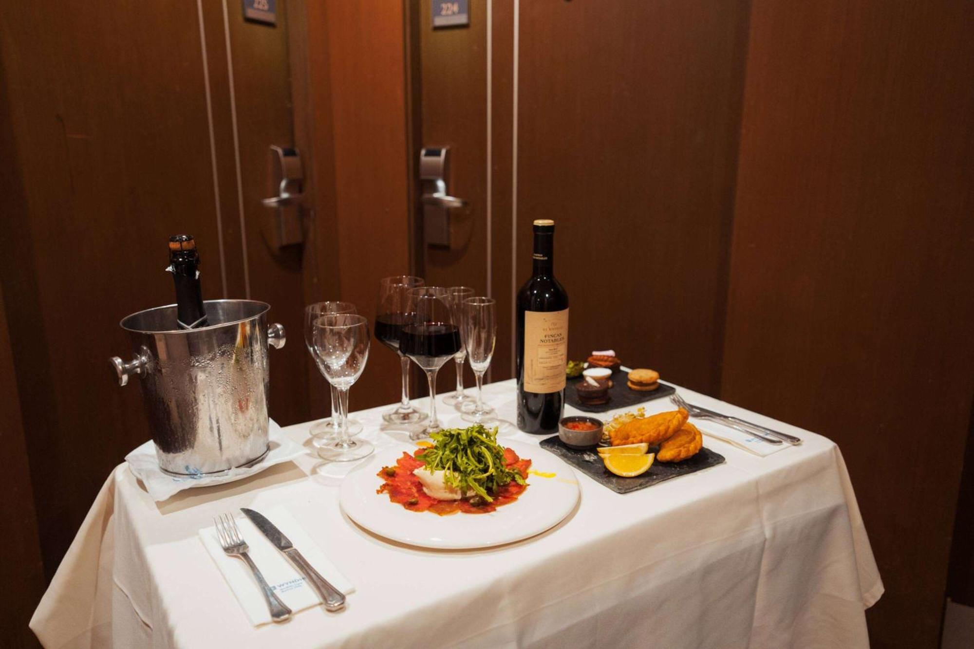 Wyndham Nordelta Tigre - Buenos Aires Hotel Luaran gambar A typical in-flight meal