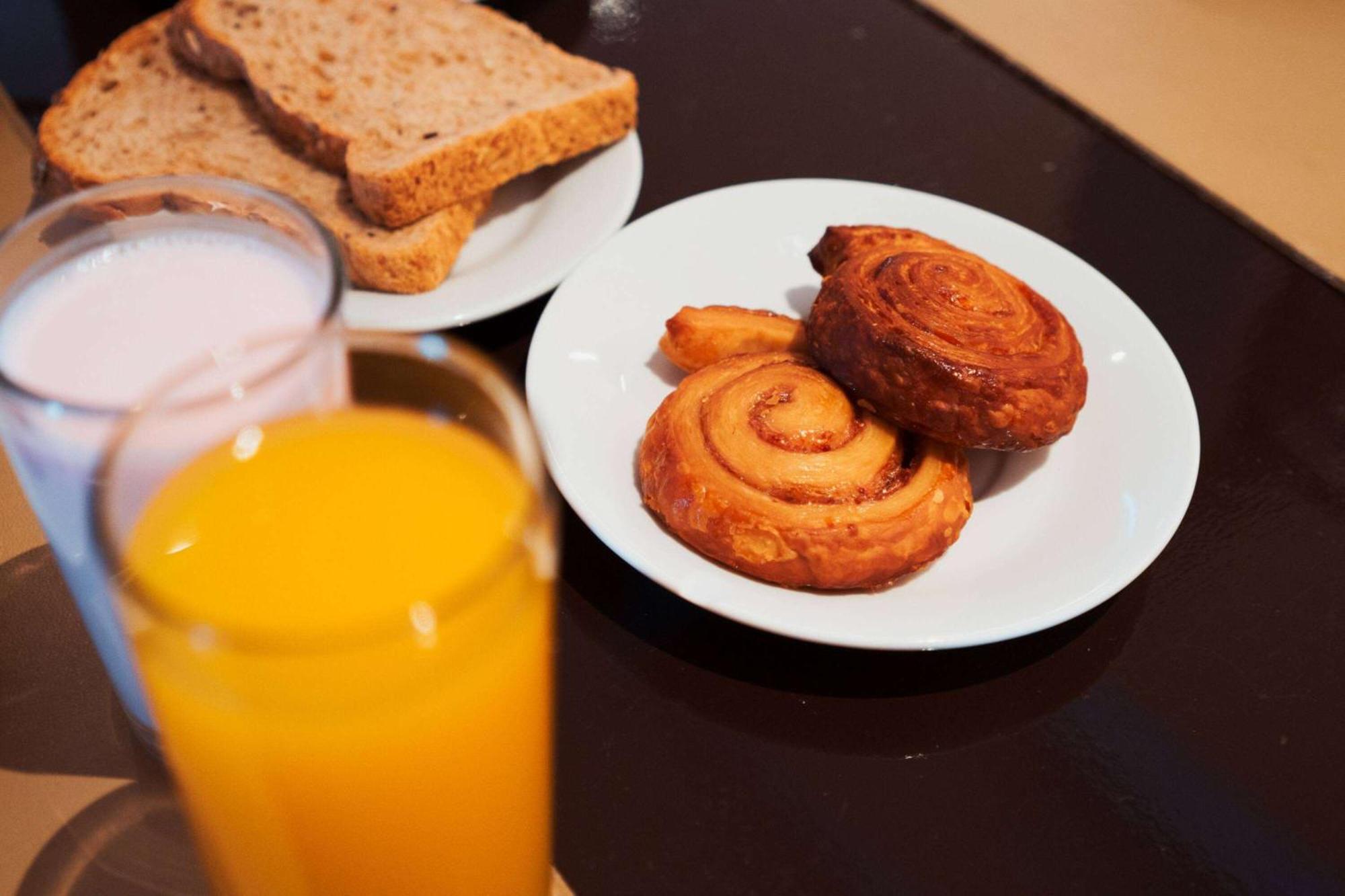 Wyndham Nordelta Tigre - Buenos Aires Hotel Luaran gambar A typical breakfast in the Czech Republic